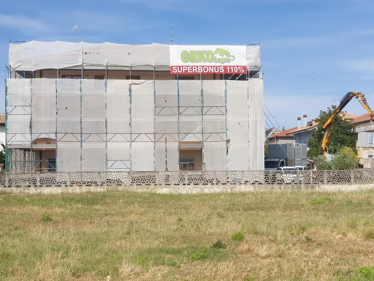 Ristrutturazione condominio con ponteggio in provincia di Pescara